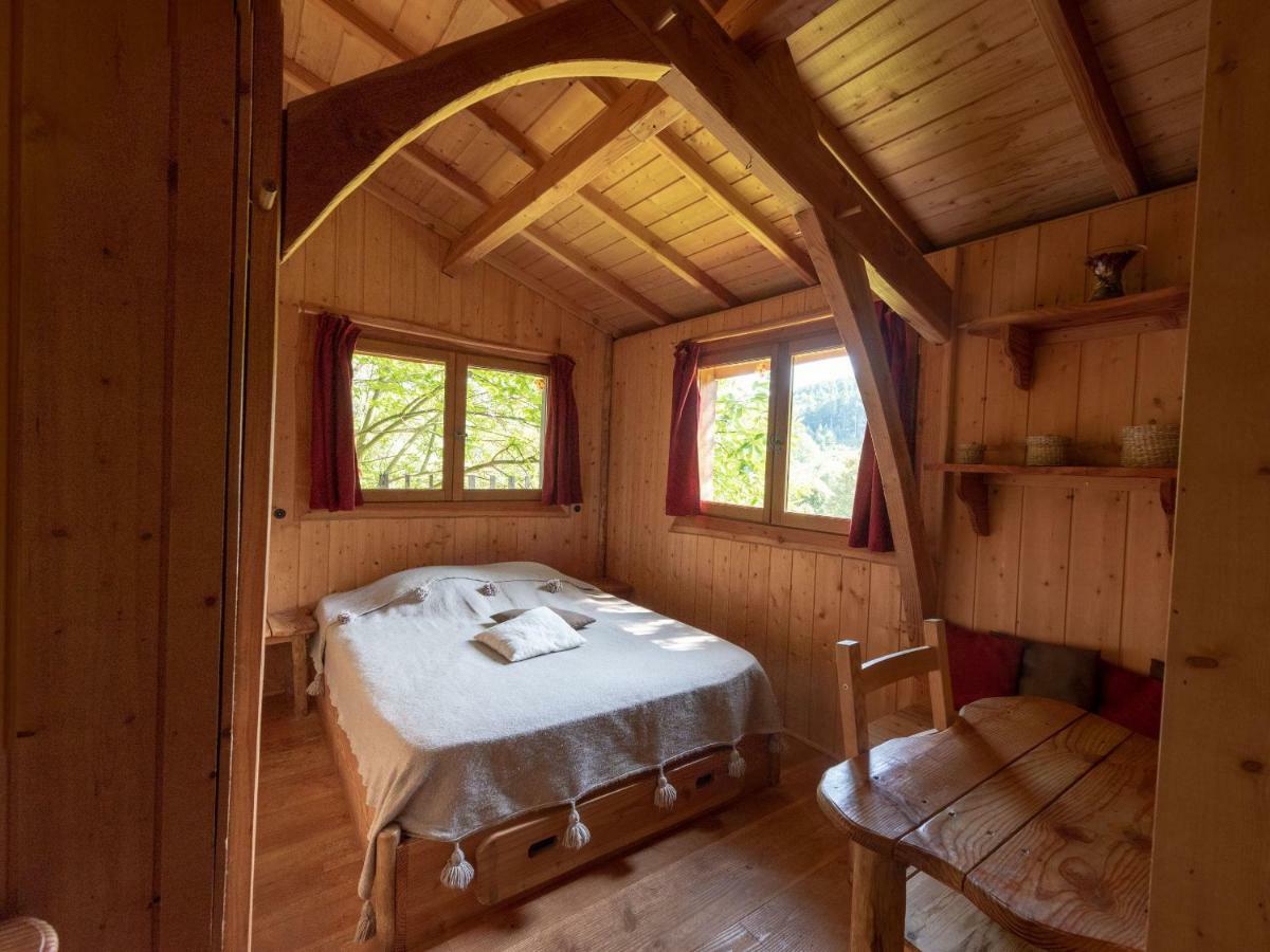 Les Cabanes De Labrousse Saint-Julien-Labrousse Номер фото